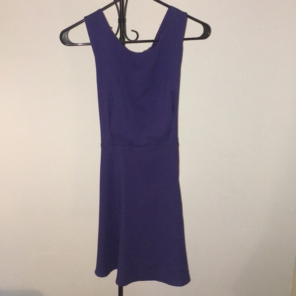 Lace back dress - Picture 1 of 3